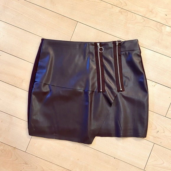 Purple Pleather Mini Skirt with Zippers - Picture 2 of 4